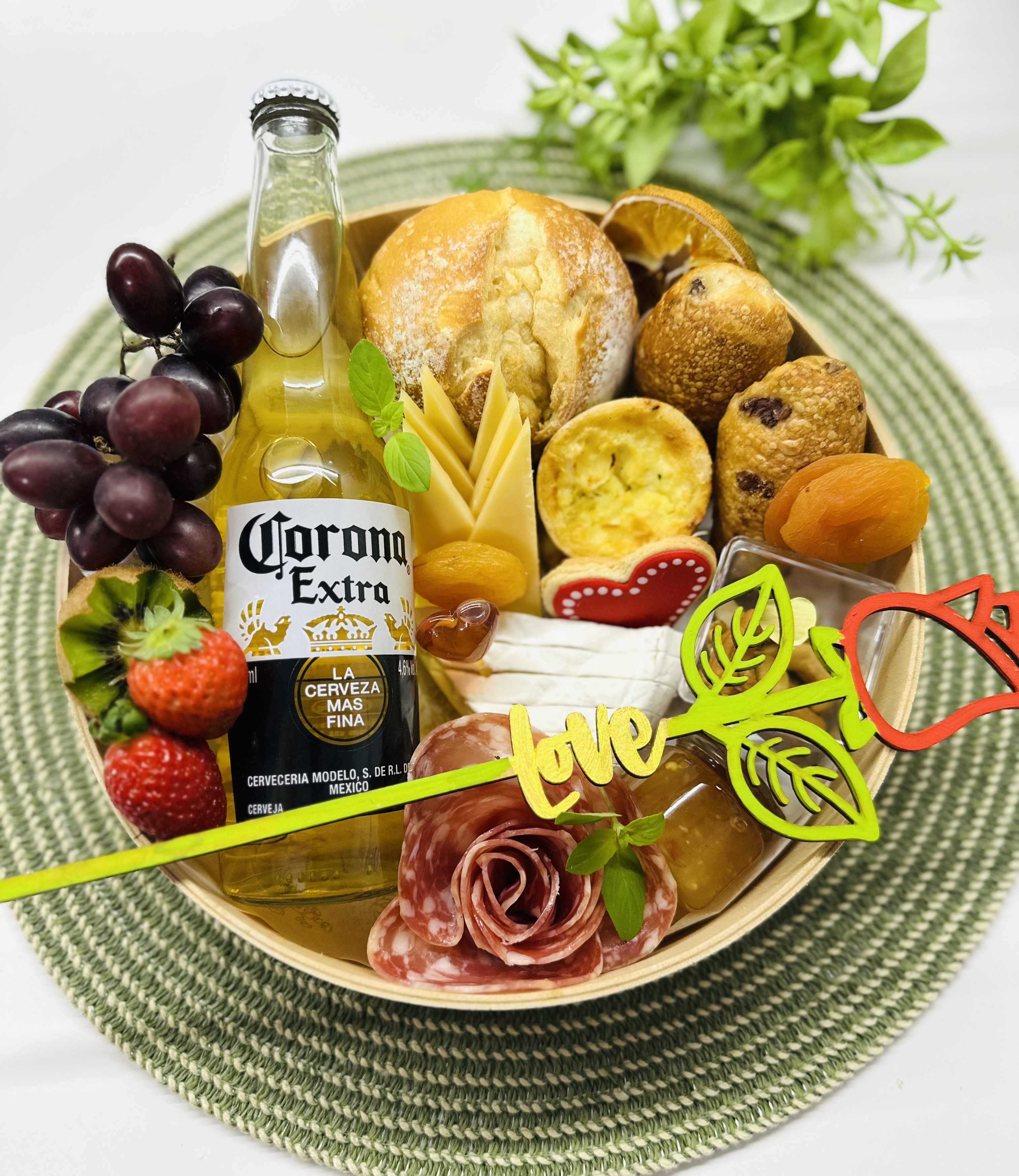 Cesta Love Happy Hour