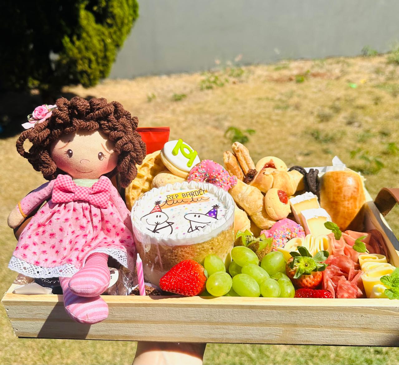 Cestas Memórias - adicionais de boneca de pano personalizadas - detalhe